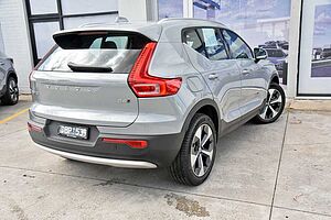 Volvo  XC40 Ultimate, B4 AWD Mild hybrid, Petrol, Bright