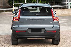 Volvo  XC40 Ultimate, B5 Mild Hybrid, Petrol, Dark