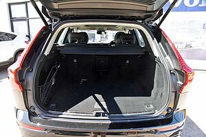Volvo  XC60 Ultimate, B6 AWD mild hybrid, Petrol, Dark