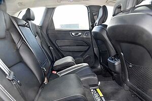 Volvo  XC60 Ultimate, B6 AWD mild hybrid, Petrol, Dark