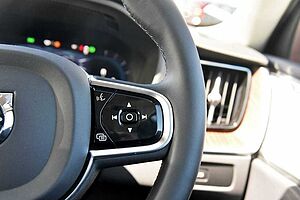 Volvo  XC60 Ultimate, B6 AWD mild hybrid, Petrol, Dark