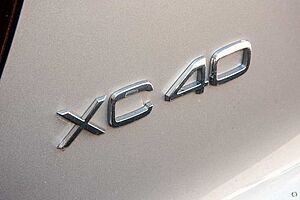 Volvo  XC40 Ultimate, B5 Mild Hybrid, Petrol, Dark