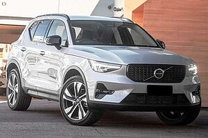 Volvo  XC40 Ultimate, B5 Mild Hybrid, Petrol, Dark