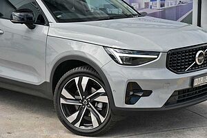 Volvo  XC40 Ultra, B4 AWD Mild hybrid, Petrol, Dark