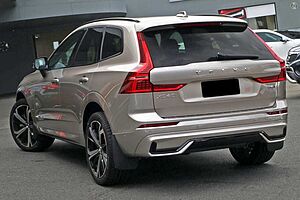 Volvo  XC60 Ultimate, B6 AWD mild hybrid, Petrol, Dark