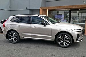 Volvo  XC60 Ultimate, B6 AWD mild hybrid, Petrol, Dark