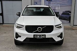 Volvo  XC40 Ultimate, B4 AWD Mild hybrid, Petrol, Dark