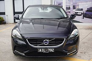 Volvo  V40 T4 Luxury