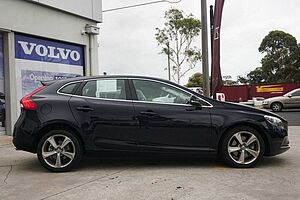 Volvo  V40 T4 Luxury