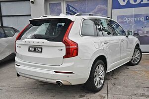 Volvo  XC90 T6 Momentum
