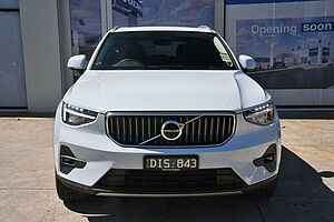 Volvo  XC40 Ultra, B4 AWD Mild hybrid, Petrol, Bright