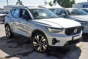 Volvo  XC40 Ultimate, B5 Mild Hybrid, Petrol, Dark