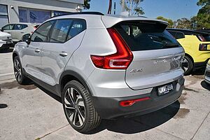 Volvo  XC40 Ultimate, B5 Mild Hybrid, Petrol, Dark