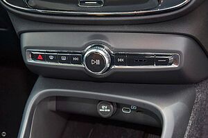Volvo  XC40 Ultra, B4 AWD Mild hybrid, Petrol, Bright
