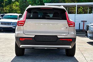 Volvo  XC40 Ultra, B4 AWD Mild hybrid, Petrol, Bright