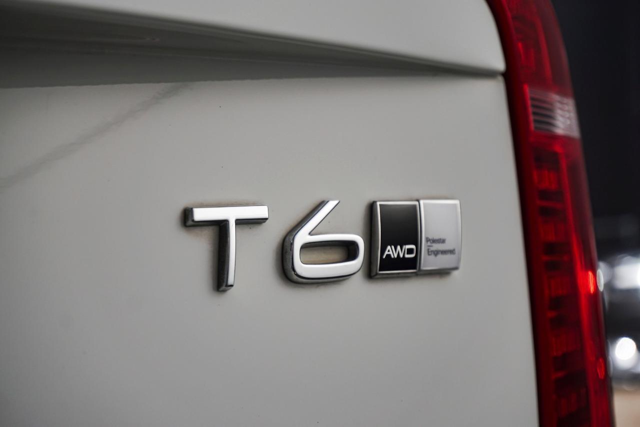 Volvo  XC90 R-Design, T6 AWD (235 kW), Seven individual seats