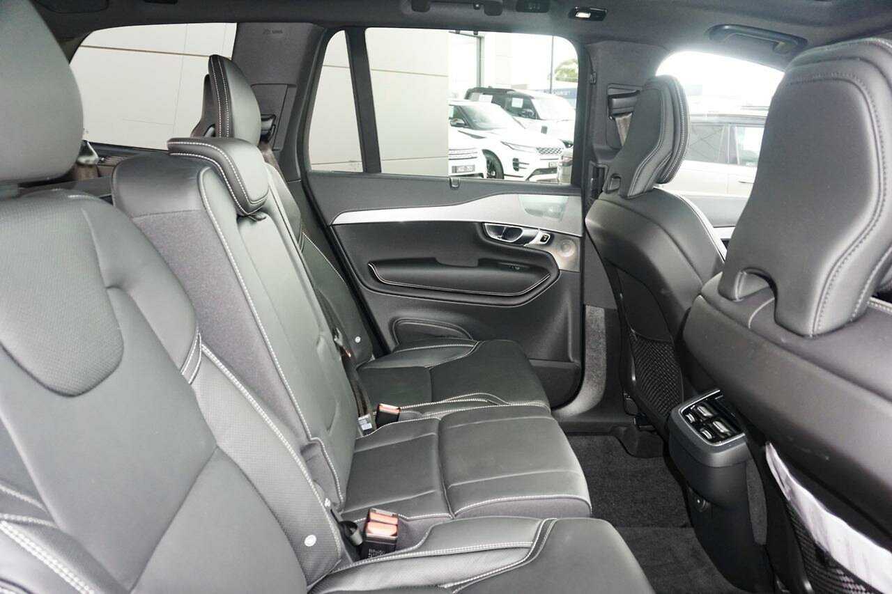 Volvo  XC90 Ultimate, B6 Mild Hybrid, Petrol, Dark, 7 Seats