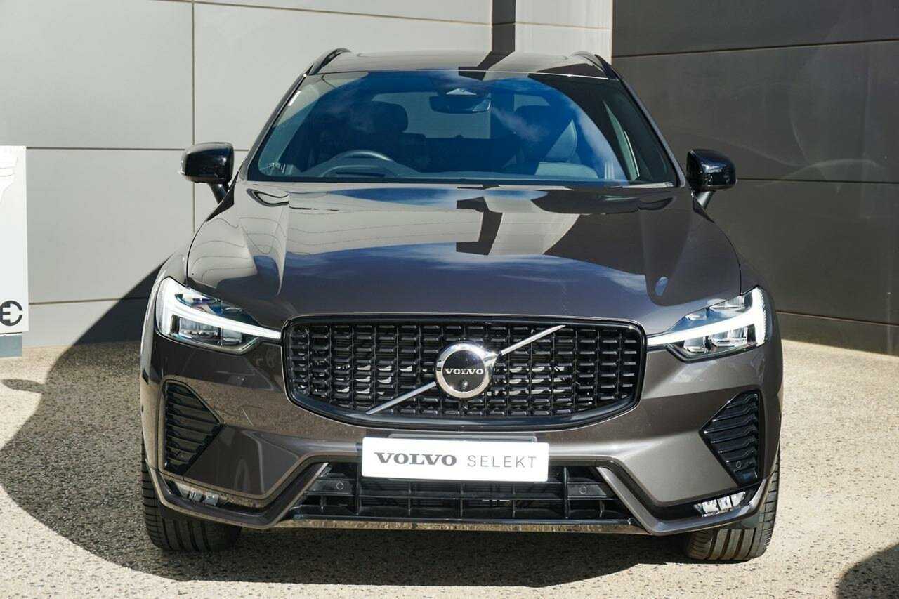 Volvo  UZ MY23 Ultimate B6 AWD Dark