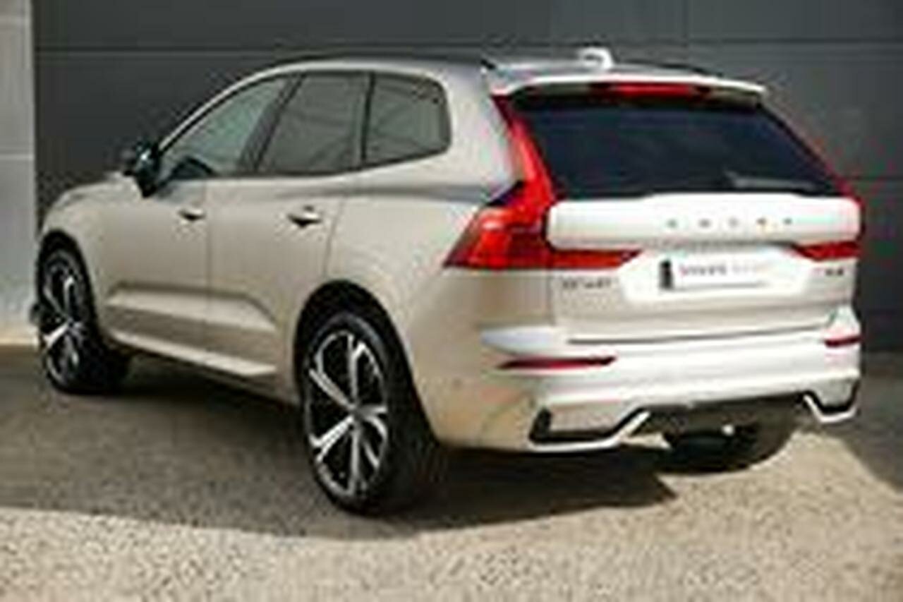 Volvo  XC60 Ultimate, B6 AWD mild hybrid, Petrol, Dark