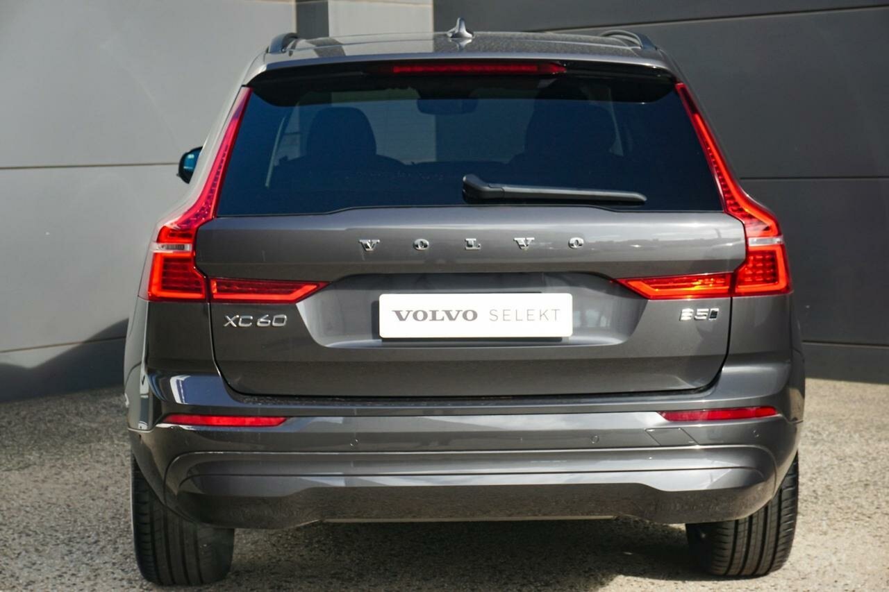 Volvo  XC60 Plus, B5 Mild Hybrid, Petrol