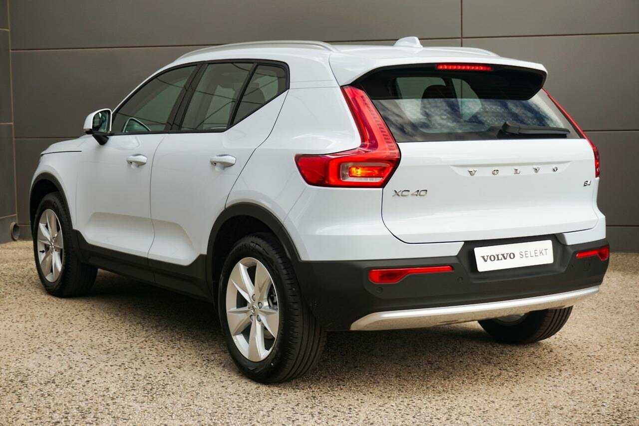 Volvo  XC40 Plus, B4 Mild hybrid, Petrol