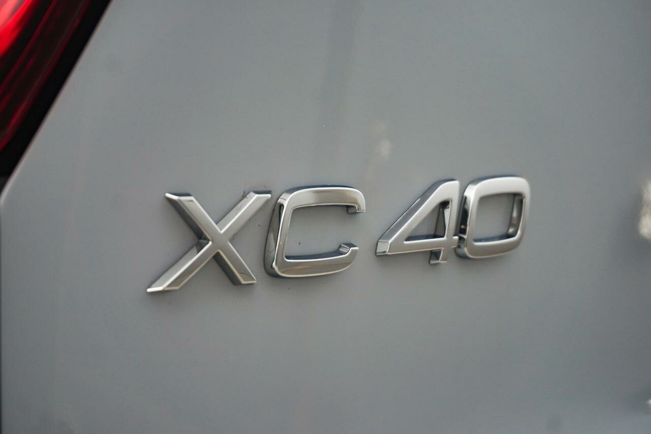 Volvo  XC40 Plus, B4 Mild hybrid, Petrol