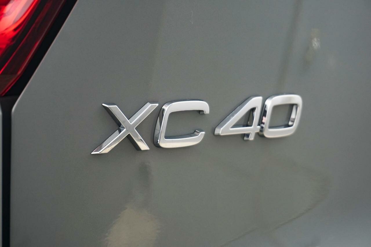 Volvo  XZ MY25 Plus B4