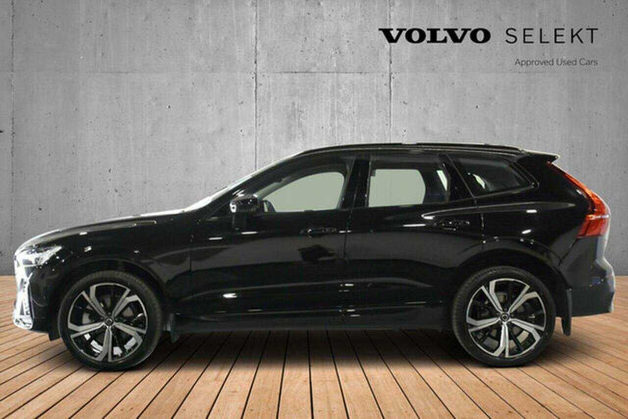 Volvo  UZ MY23 Ultimate B6 AWD Dark