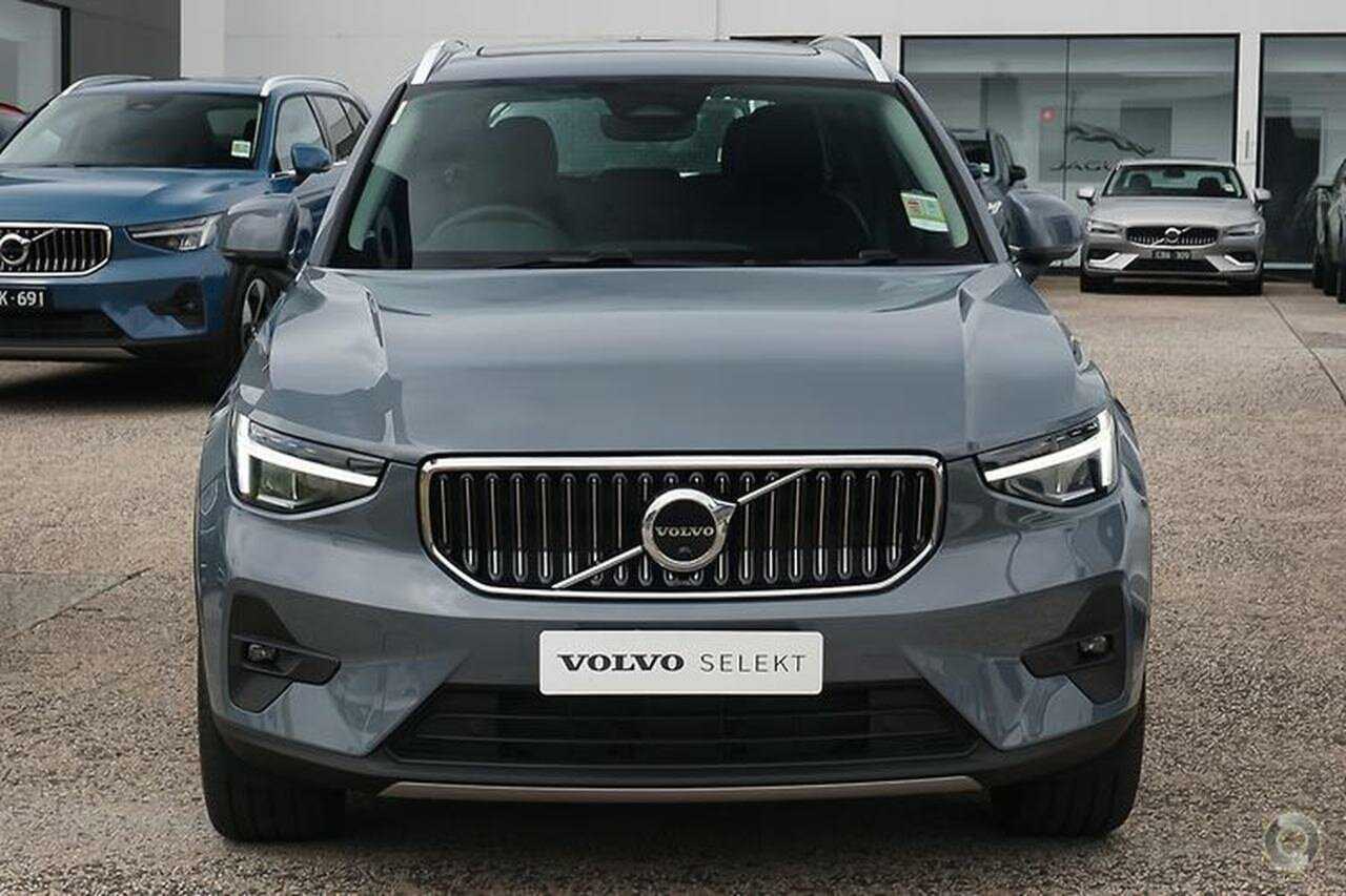 Volvo  XZ MY24 Ultimate B4 AWD Bright