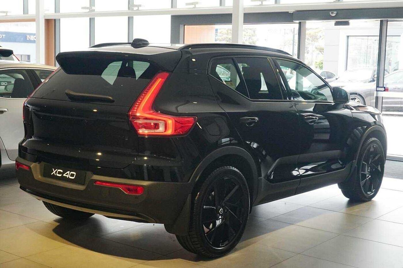 Volvo  XC40 Black Edition Ultra, B4 AWD Mild hybrid, Petrol