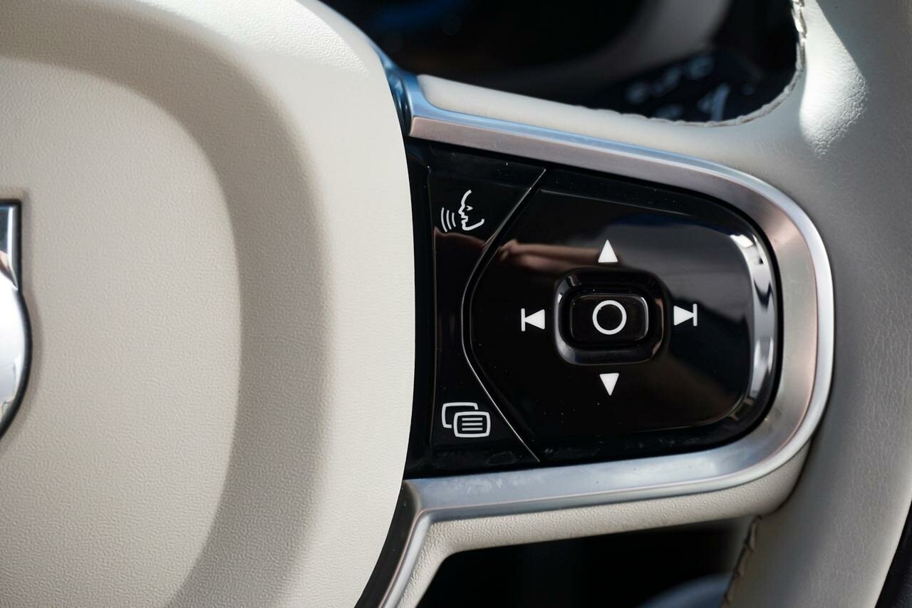 Volvo  UZ MY25 Plus T8 AWD Plug-In Hybrid
