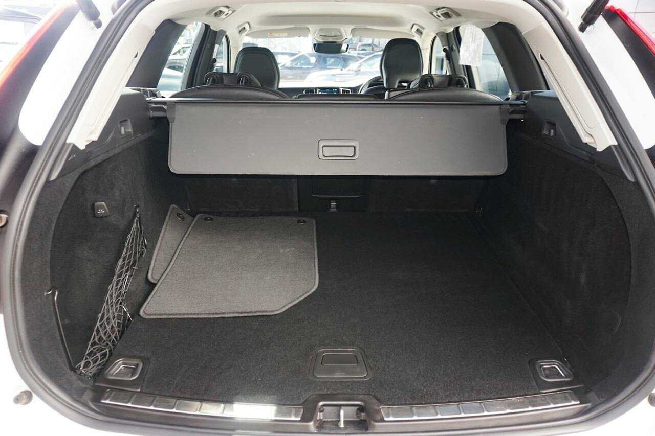 Volvo  XC60 Inscription, B5 mild hybrid