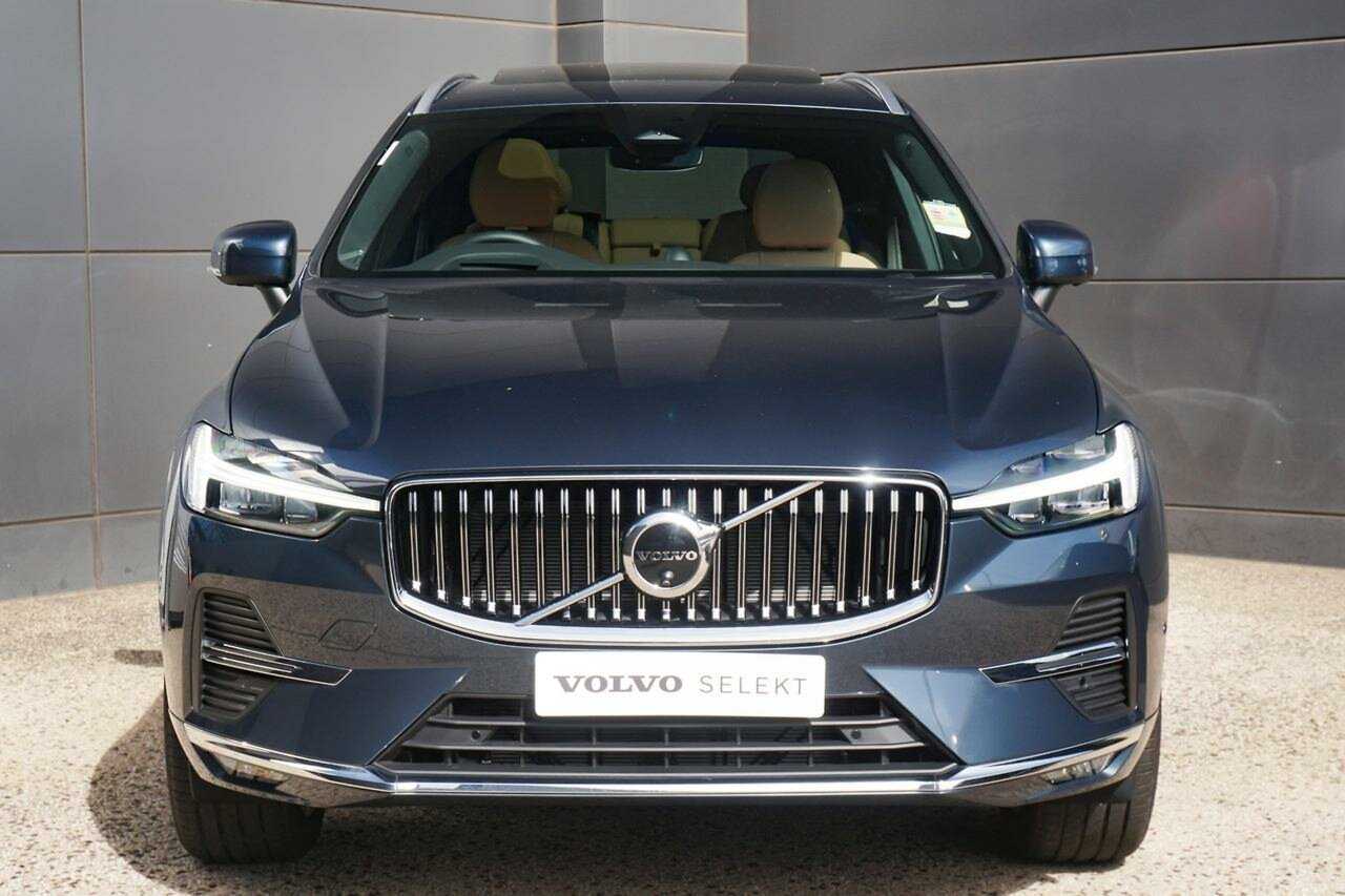 Volvo  UZ MY25 Ultra B5 AWD Bright