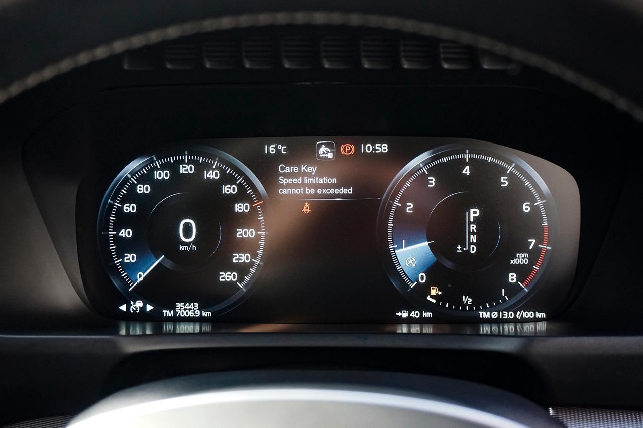 Volvo  XC90 R-Design, T6 AWD (235 kW), Seven individual seats