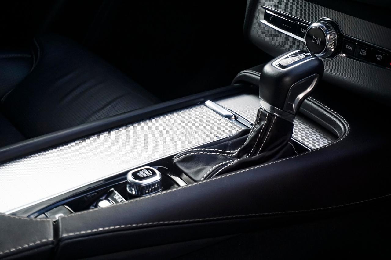 Volvo  XC90 R-Design, T6 AWD (235 kW), Seven individual seats