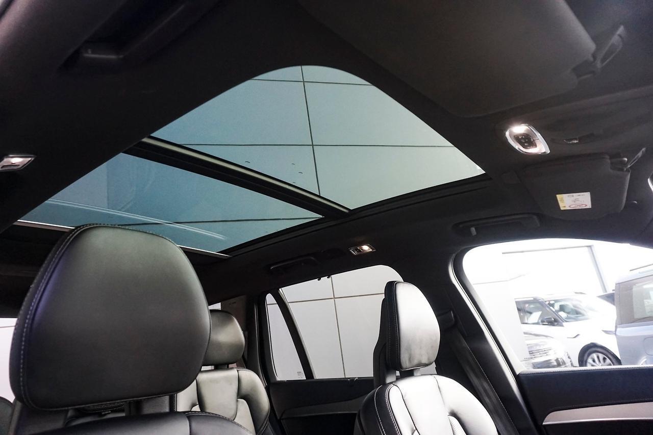 Volvo  XC90 R-Design, T6 AWD (235 kW), Seven individual seats