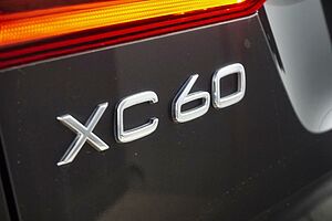Volvo  UZ MY25 Plus T8 AWD Plug-In Hybrid