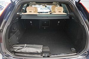 Volvo  UZ MY25 Ultra B5 AWD Bright