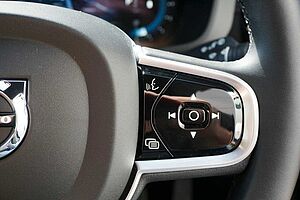 Volvo  UZ MY25 Ultra B5 AWD Bright