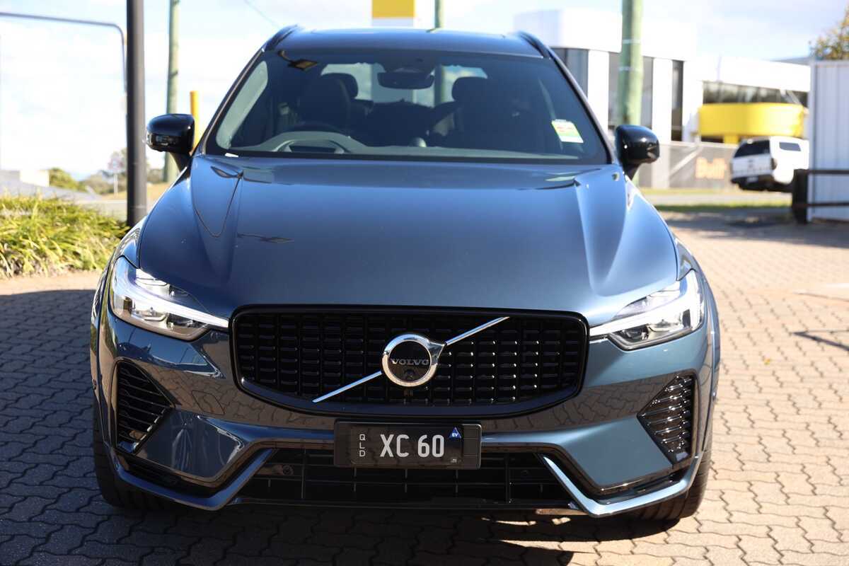 Volvo  XC60 Recharge Ultimate, T8 Plug-In Hybrid, Electric/Petrol, Dark