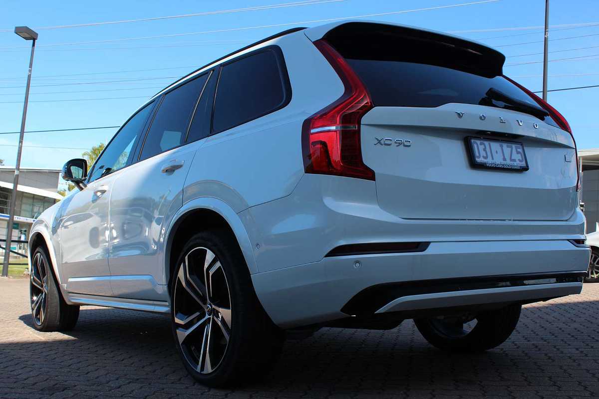 Volvo  XC90 Recharge Ultimate, T8 AWD Plug-In Hybrid, Electric/Petrol, Dark, 7 Seats