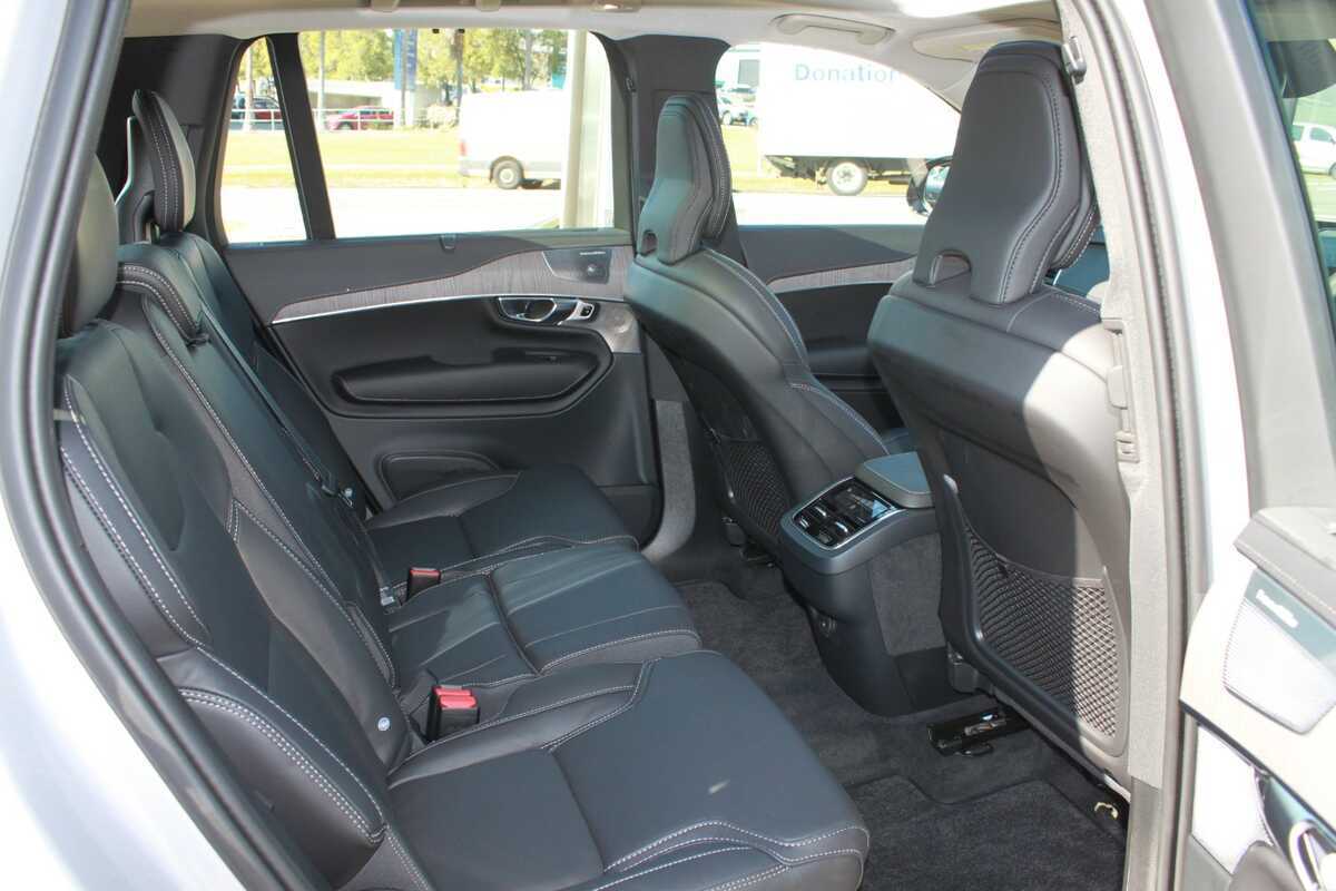 Volvo  XC90 Ultimate, B6 Mild Hybrid, Petrol, Dark, 7 Seats