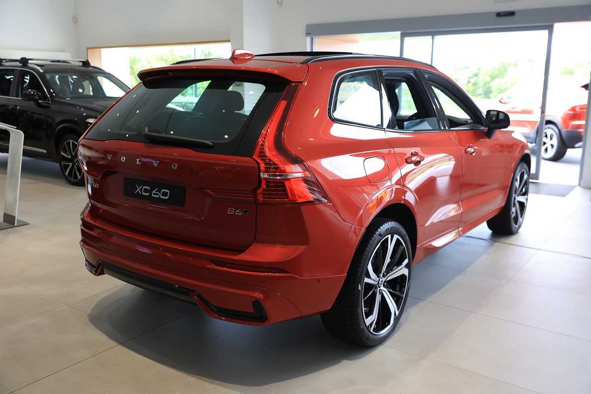 Volvo  XC60 Ultimate, B6 Mild Hybrid, Petrol, Dark