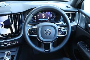 Volvo  XC60 Recharge Ultimate, T8 Plug-In Hybrid, Electric/Petrol, Dark