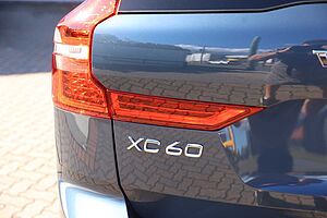 Volvo  XC60 Recharge Ultimate, T8 Plug-In Hybrid, Electric/Petrol, Dark