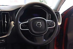 Volvo  XC60 Ultimate, B6 Mild Hybrid, Petrol, Dark