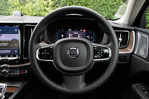 Volvo  XC60 Ultimate, B6 Mild Hybrid, Petrol, Dark