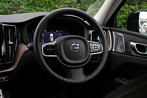 Volvo  XC60 Ultimate, B6 Mild Hybrid, Petrol, Dark