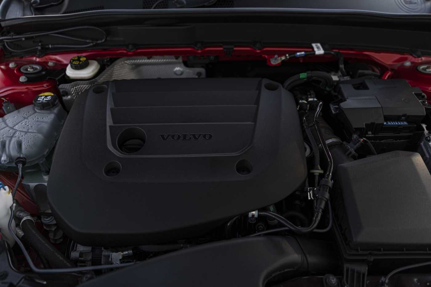 Volvo  XC40 Plus, B4 Mild Hybrid, Petrol