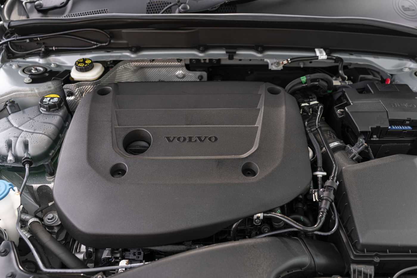 Volvo  XC40 Ultra, B4 AWD Mild hybrid, Petrol, Bright